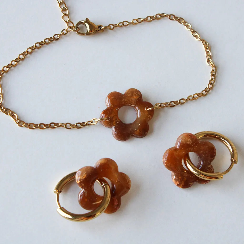 Flor charm ámbar