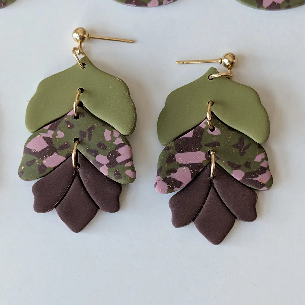 Liria estampado verde, rosa y marrón con verde y marrón