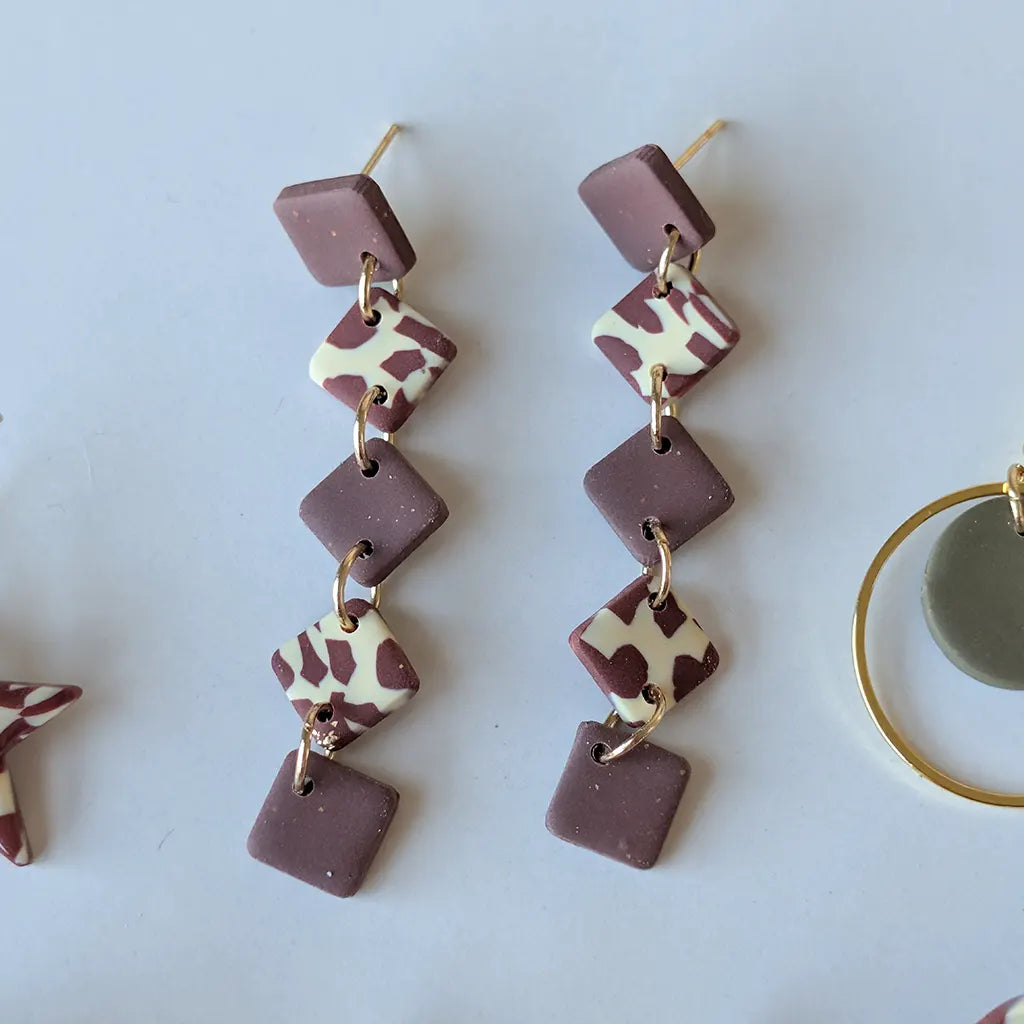 Mara estampado beige y marrón chocolate