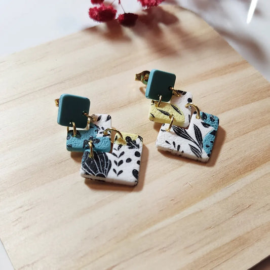 Moana estampado azul, blanco, amarillo y negro