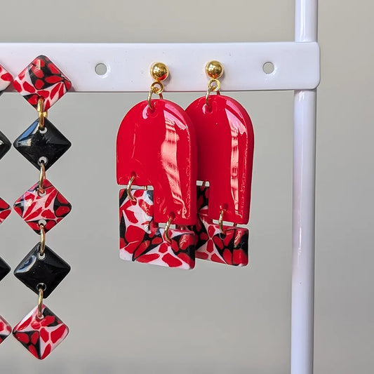 Serena rojo y estampado petalos rojo