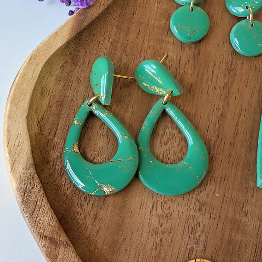 Venus verde claro y dorado