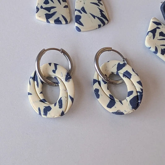 Argos estampado beige y azul marino