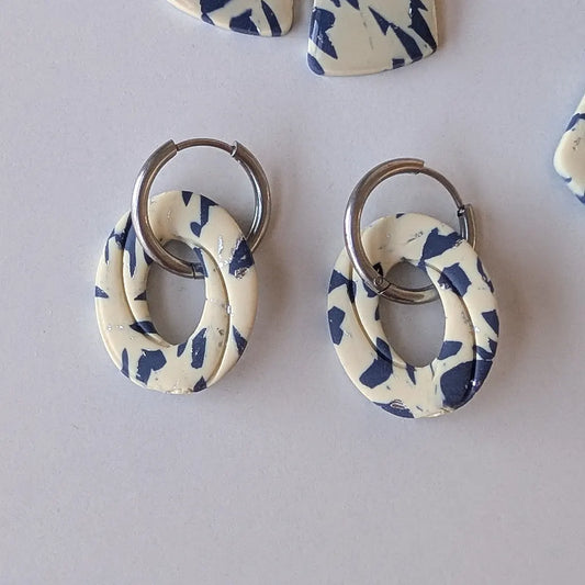 Argos estampado beige y azul marino