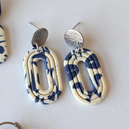 Aura líneas estampado beige y azul marino