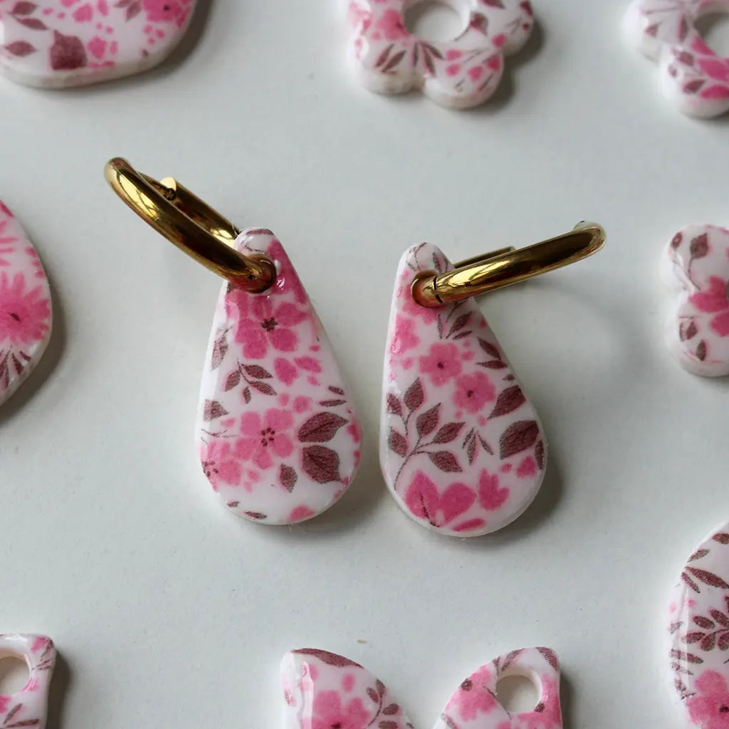 Charm gota flores rosas