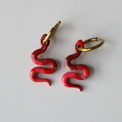 Charm serpiente estampado rojo