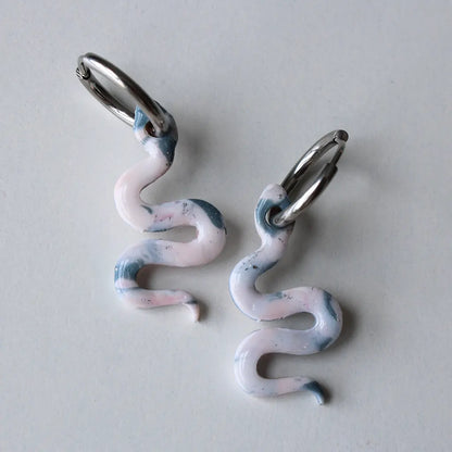 Charm serpiente rosa cuarzo