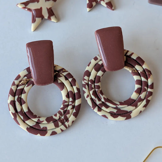Índigo estampado beige y marrón chocolate