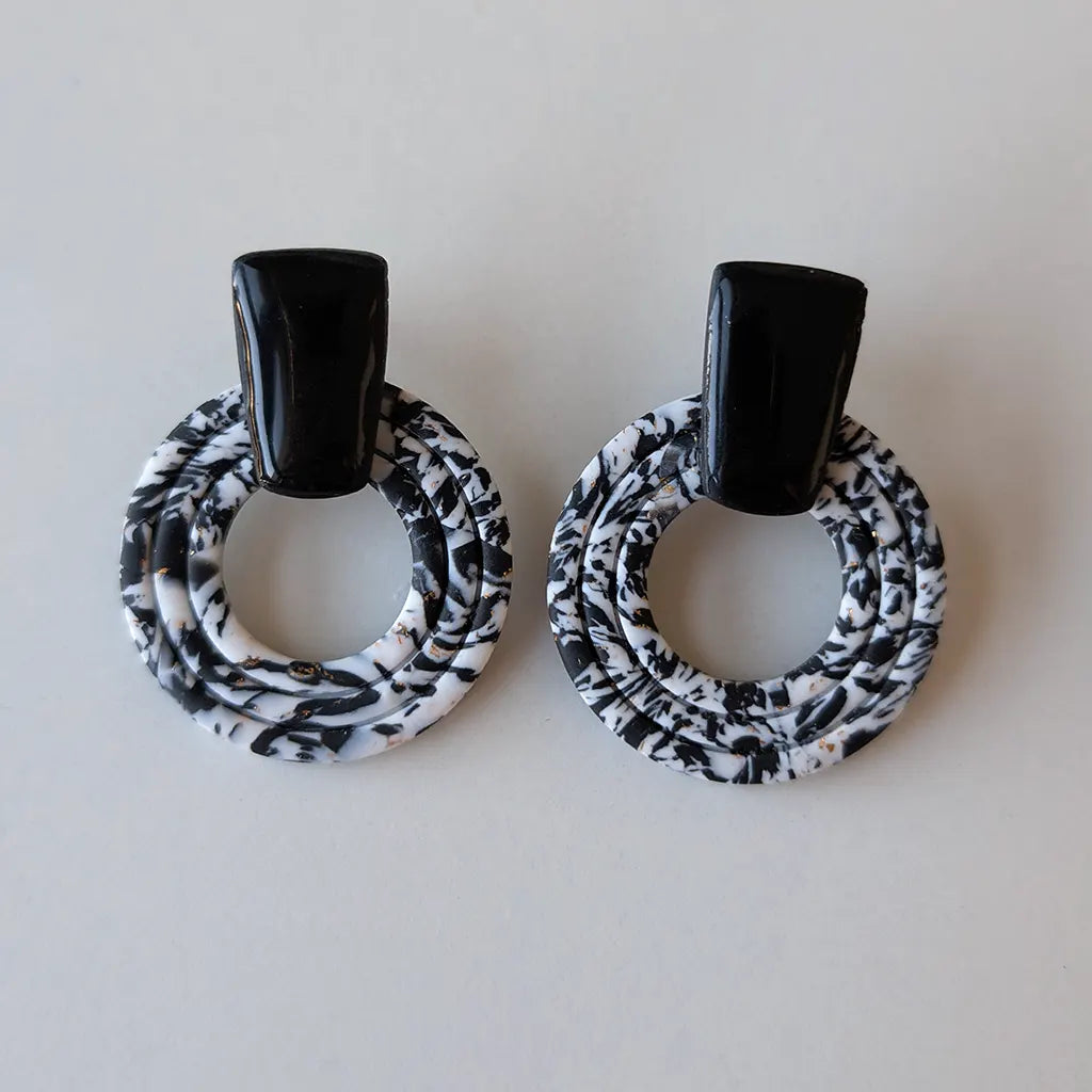 Índigo estampado negro y blanco