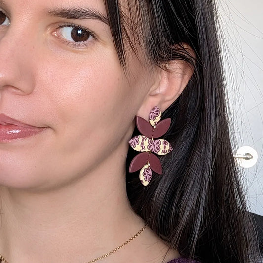 Laurel estampado vainilla, burdeos y rosa con burdeos