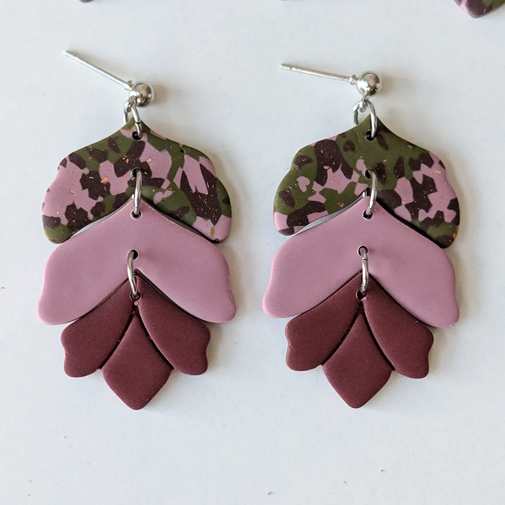 Liria estampado verde, rosa y marrón con rosa y burdeos