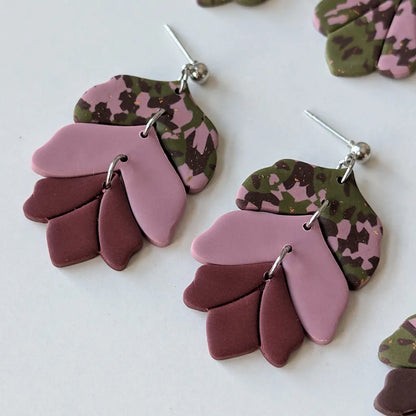 Liria estampado verde, rosa y marrón con rosa y burdeos