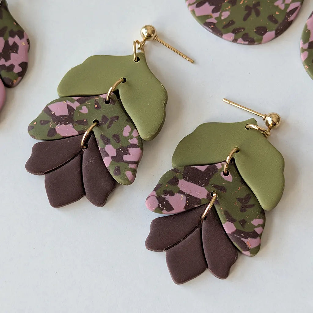 Liria estampado verde, rosa y marrón con verde y marrón