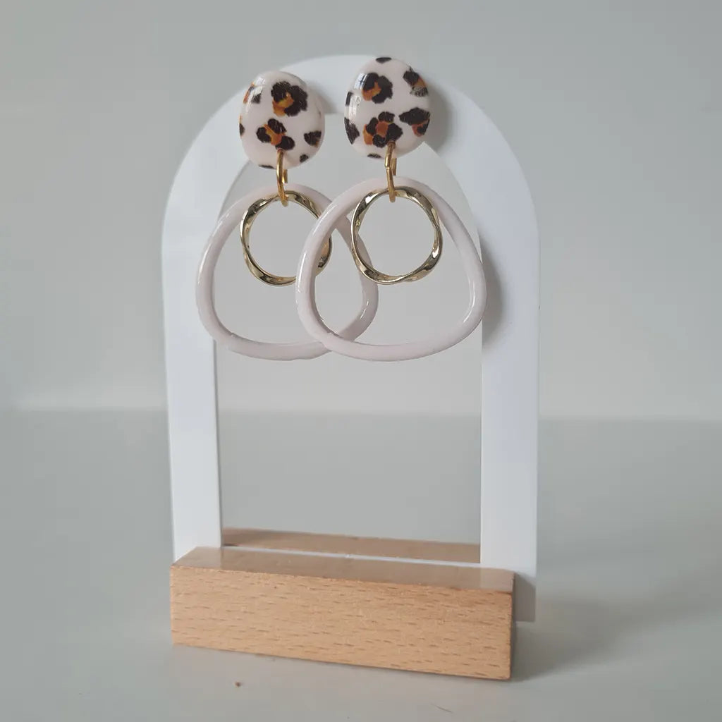 Nara estampado leopardo y blanco