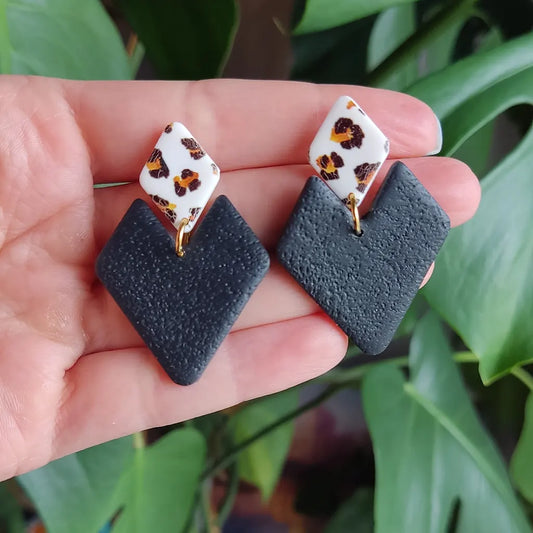 Vulcano negro y estampado leopardo
